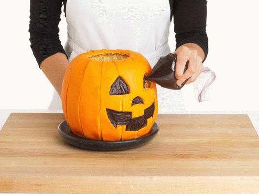 Halloween cukroví kbelík dort Halloween cukroví kbelík dort