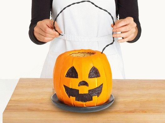 Halloween cukroví kbelík dort Halloween cukroví kbelík dort