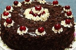 Opilý třešňový dort