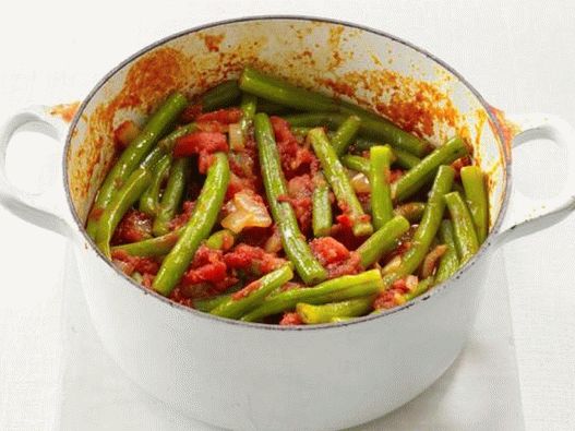 Foto dušené zelené fazolky s rajčaty