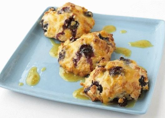 Scones s borůvkami a oranžovou polevou