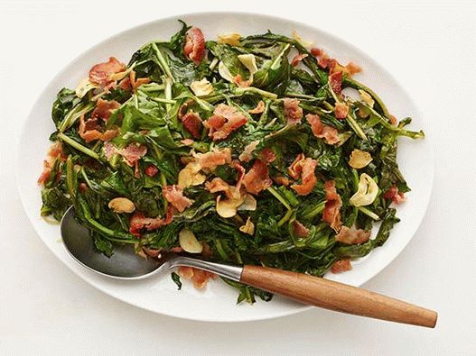 Foto Zelení dušené se slaninou