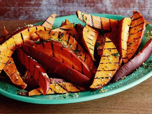 Foto smažené sladké brambory s uzenou vůní