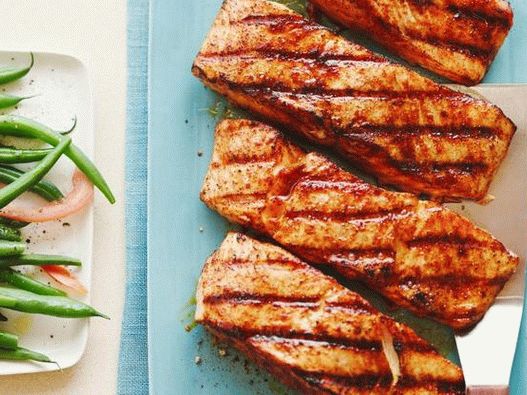 Photo Grilovaný losos se sladkou pikantní krustou