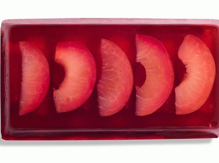 Fotografie ze švestkové želé se švestkami